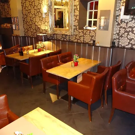 De Betuwe Hotel *